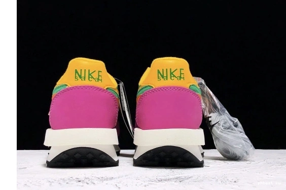 BV0073-301 Pine LD Nike BV0073-301  Green Sacai Waffle 1217